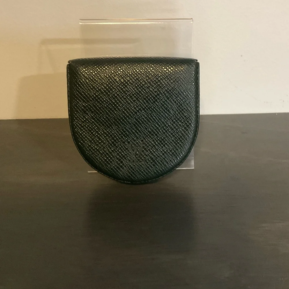 Louis Vuitton Taiga Coin Case - Picture 1 of 11